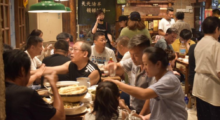 江西男人开菜馆利用免费的现金半年赚了60万方法易学习